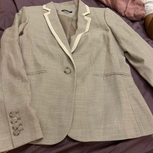 *** NOT FOR SALE***. Excellent condition Bazer